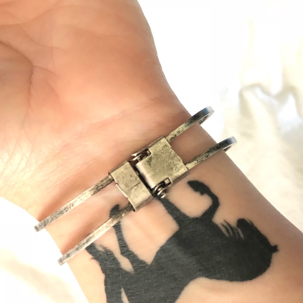 Cuff bracelet 💎 - Picture 3 of 3
